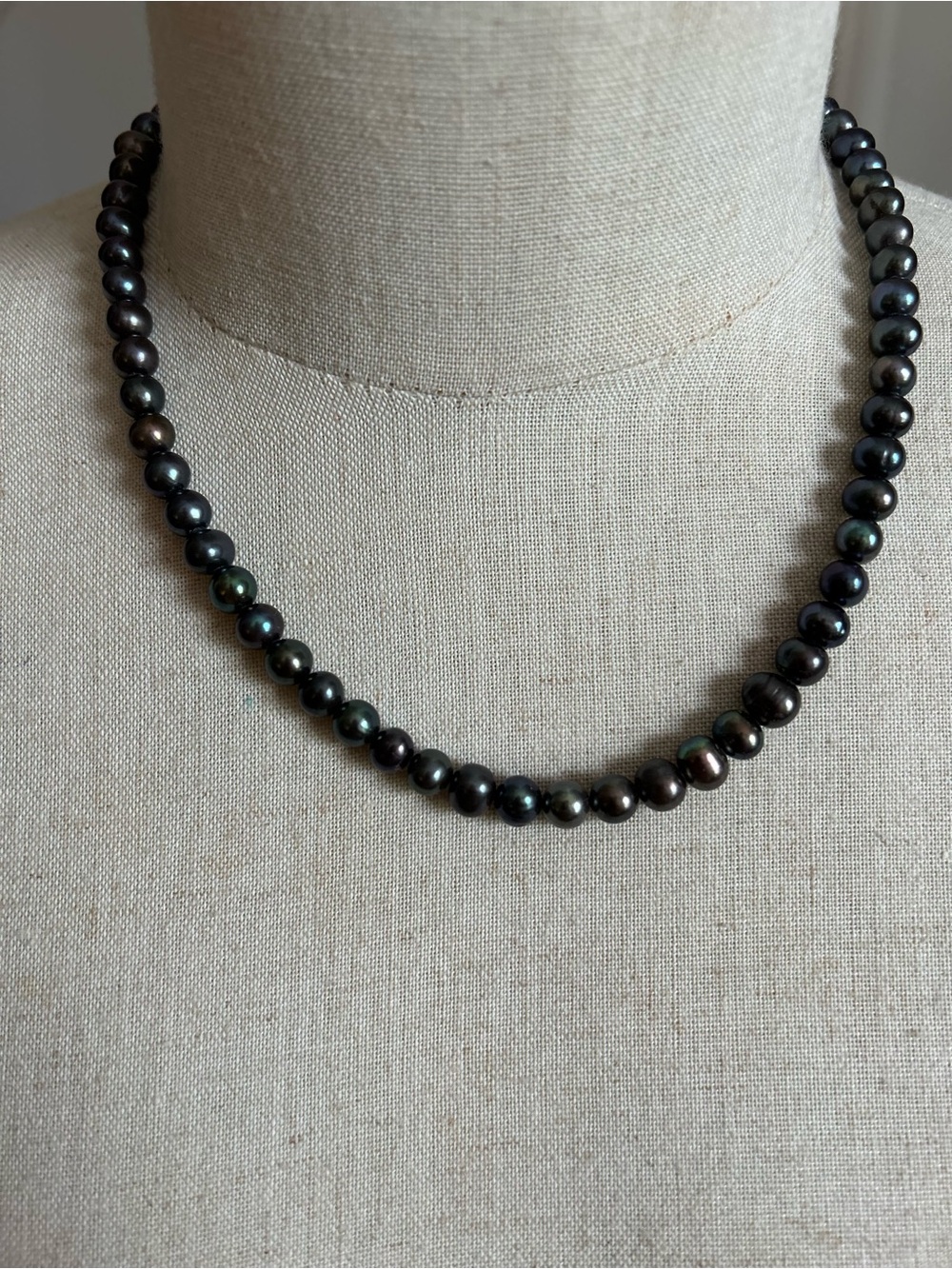 Vintage Black Pearl Bead Necklace - Classic Women Jewelry
